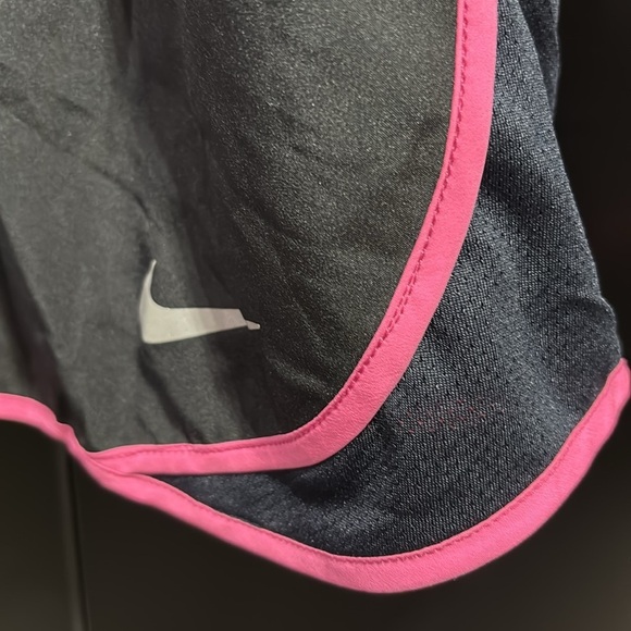 Nike Dri-Fit Running,panty lined,elastic drawstring waist,mesh side panel - Picture 2 of 8